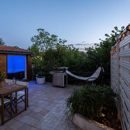 La Citadelle ~ Jacuzzi ~ Terrasse Apartment Carcassonne Exterior foto