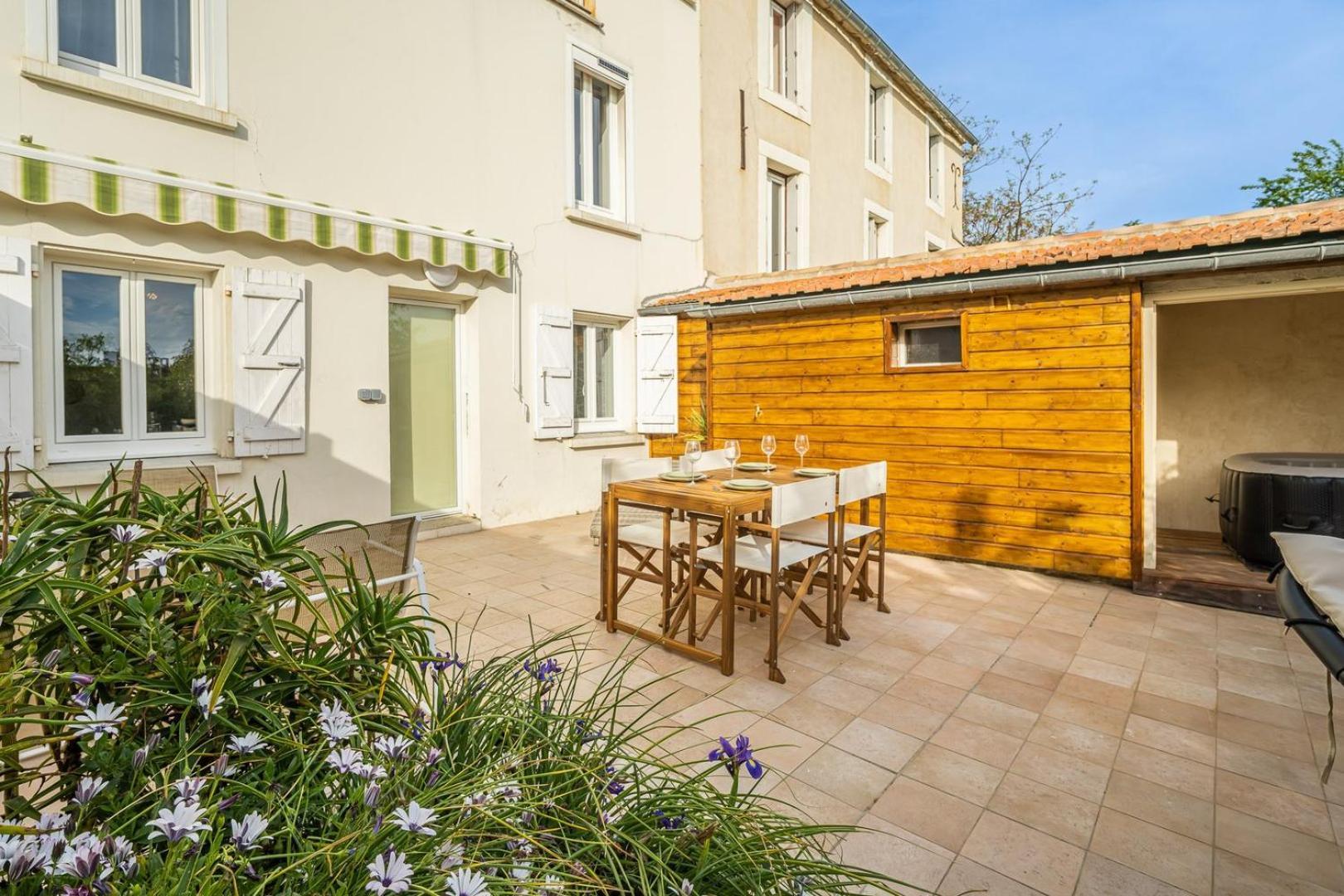 La Citadelle ~ Jacuzzi ~ Terrasse Apartment Carcassonne Exterior foto